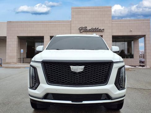 Used 2025 Cadillac Escalade Sport Platinum w/ LPO, ONYX Package image 2