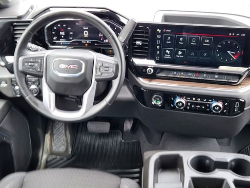 Used 2024 GMC Sierra 1500 Elevation AWD/4WD image 9