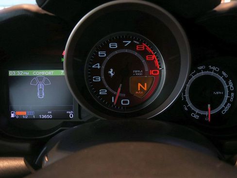 Used 2013 Ferrari California image 17