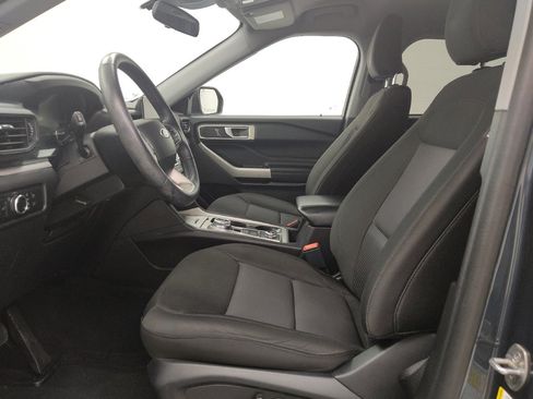 Used 2023 Ford Explorer XLT AWD/4WD image 17