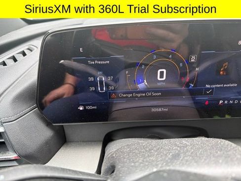 Used 2025 Chevrolet Traverse LT w/ Driver Confidence Package FWD image 12