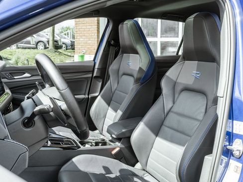 Used 2024 Volkswagen Golf R AWD/4WD image 7