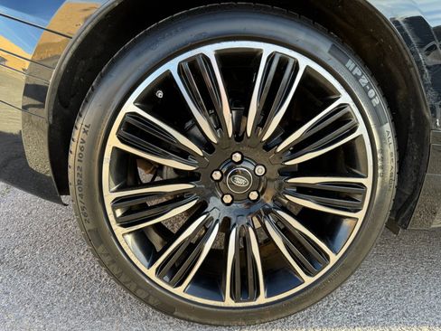 Used 2019 Land Rover Range Rover Velar R-Dynamic SE image 9