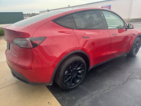Used 2023 Tesla Model Y Long Range AWD/4WD image 13