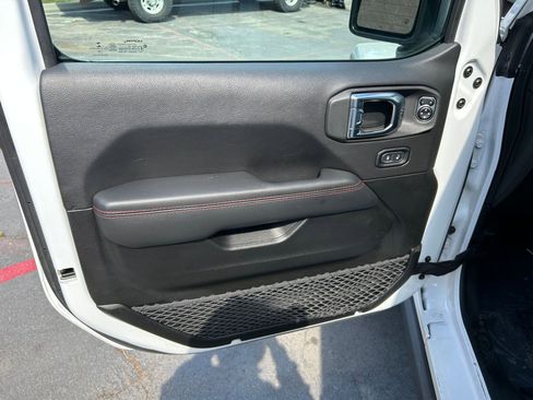 Used 2023 Jeep Gladiator Rubicon w/ Cold Weather Group AWD/4WD image 10