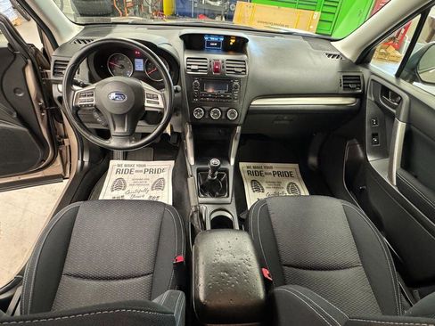 Used 2015 Subaru Forester 2.5i AWD/4WD image 4