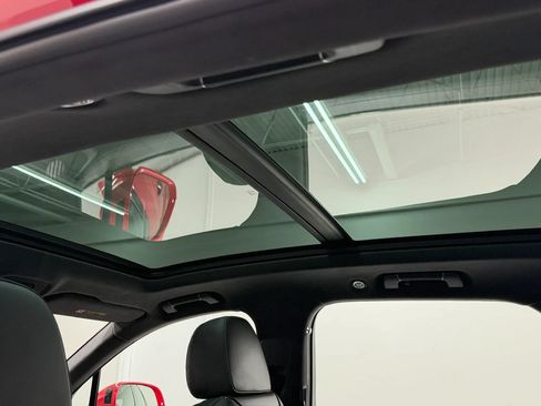 Used 2019 Bentley Bentayga AWD/4WD image 98