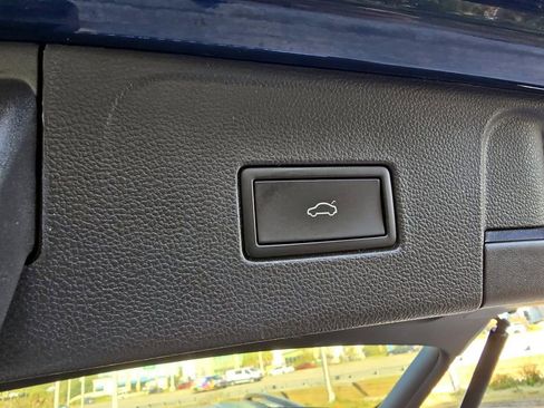 Used 2022 Volkswagen Atlas SE image 27