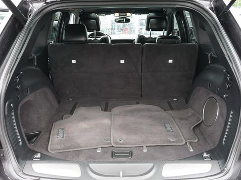 Used 2017 Jeep Grand Cherokee Overland AWD/4WD image 28