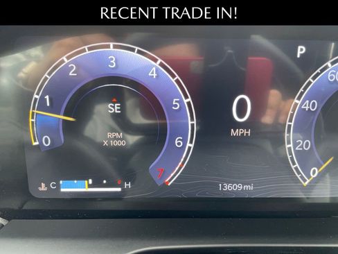 Used 2025 Jeep Grand Cherokee Limited image 2