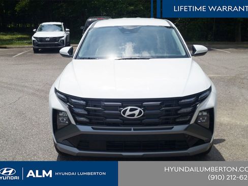 New 2025 Hyundai Tucson SE image 3