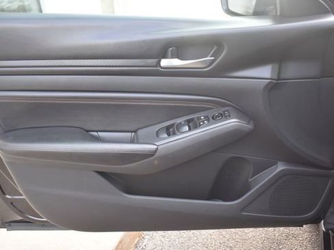 Used 2021 Nissan Altima 2.5 SR FWD image 17