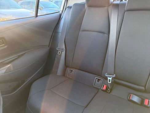 Used 2025 Toyota Corolla LE image 37