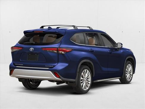 New 2026 Toyota Highlander Platinum image 2