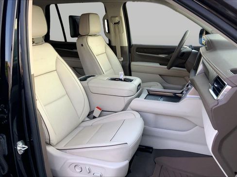 Used 2024 GMC Yukon Denali w/ Max Trailering Package AWD/4WD image 9