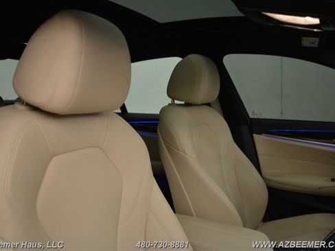 Used 2019 BMW 530e w/ Convenience Package RWD image 20