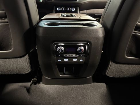 Used 2023 GMC Yukon Denali Ultimate image 41