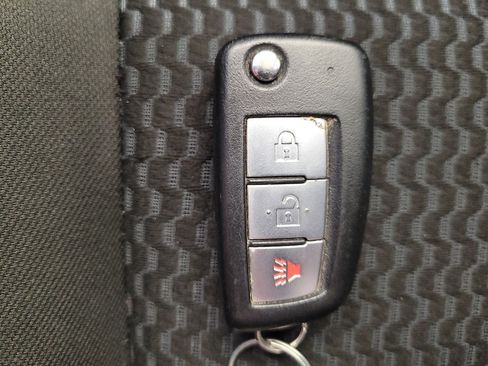 Used 2020 Nissan Rogue Sport S image 32