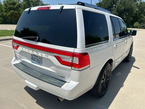 Used 2015 Lincoln Navigator 2WD image 6