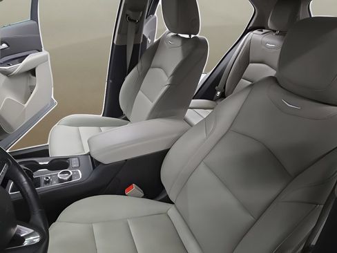 Used 2023 Cadillac XT4 Luxury FWD image 15