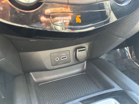 Used 2019 Nissan Rogue SV FWD image 23