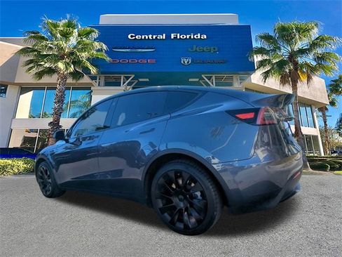 Used 2022 Tesla Model Y Long Range image 7