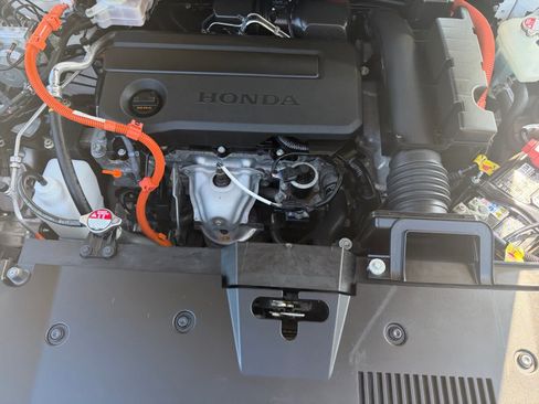 Used 2024 Honda CR-V Sport Touring image 8