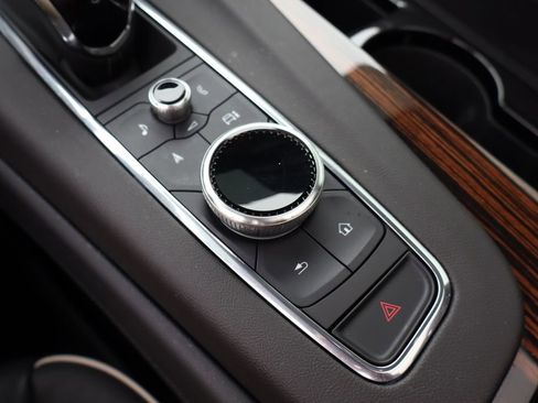 Used 2024 Cadillac Escalade Premium Luxury image 28