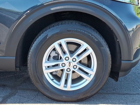 Certified 2023 Ford Explorer XLT AWD/4WD image 9