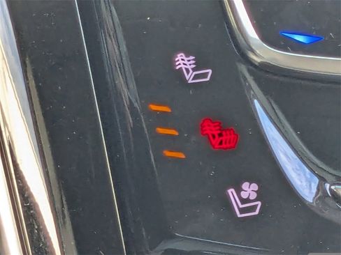 Used 2016 Cadillac Escalade Luxury image 26