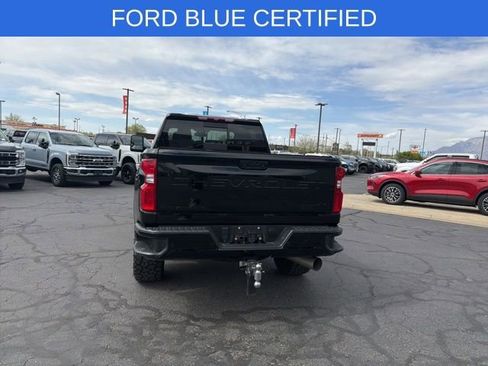 Used 2024 Chevrolet Silverado 2500 High Country w/ Midnight Edition AWD/4WD image 8