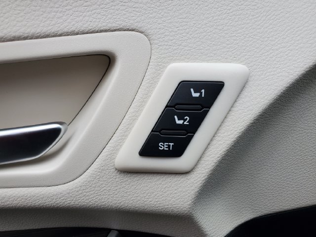 Used 2024 Toyota Sienna Platinum FWD image 18