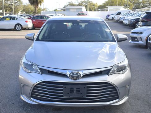 Used 2018 Toyota Avalon XLE image 2
