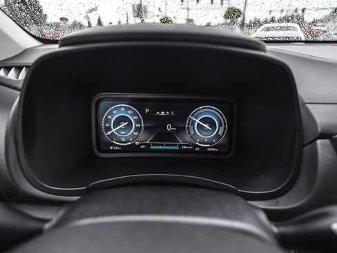 Used 2023 Hyundai Kona SE w/ Cargo Package image 13