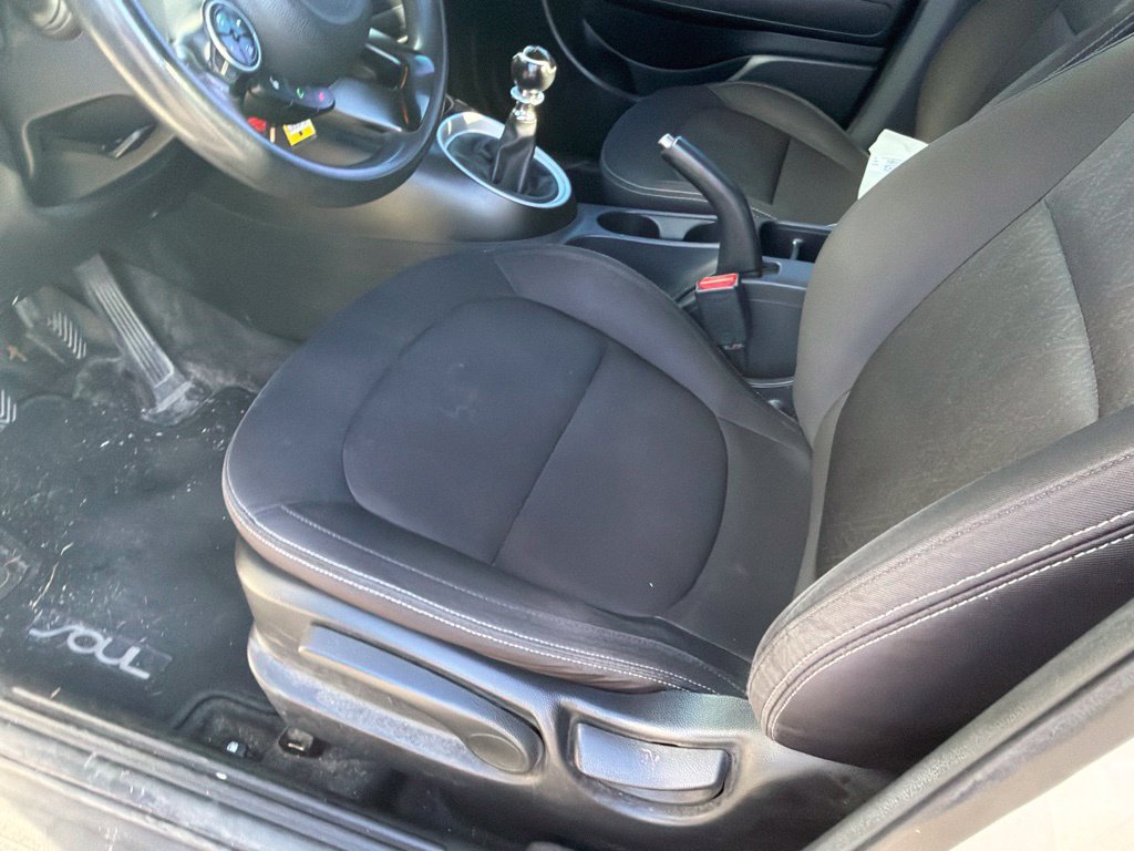 Used 2016 Kia Soul FWD image 6