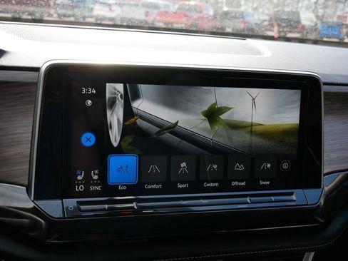 Used 2024 Volkswagen Atlas SEL Premium R-Line image 24