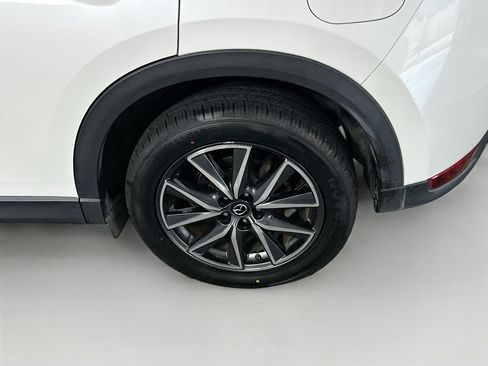 Used 2018 MAZDA CX-5 Touring w/ Preferred Equipment Package FWD image 11