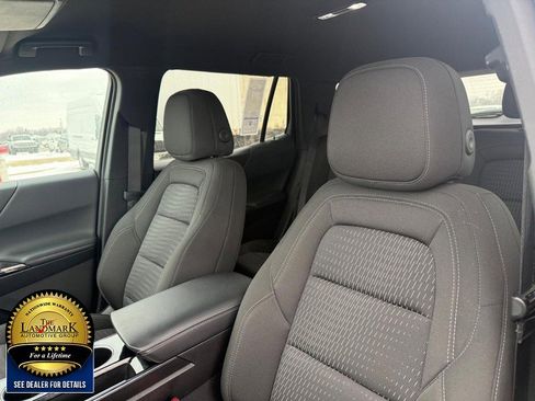 Used 2025 Chevrolet Equinox LT image 9