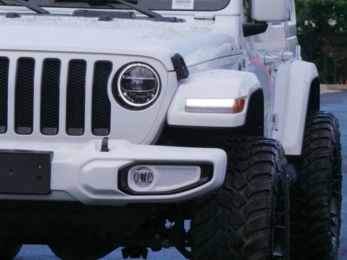 Used 2022 Jeep Wrangler Unlimited Sahara AWD/4WD image 43