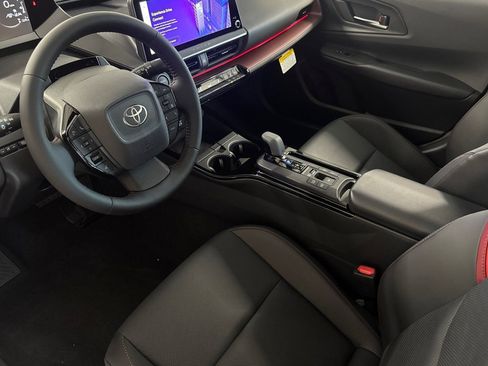New 2026 Toyota Prius Plug-In Hybrid FWD image 10
