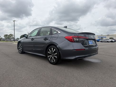 Certified 2022 Honda Civic EX image 3