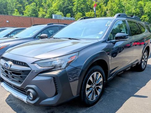 Used 2023 Subaru Outback Limited AWD/4WD image 3