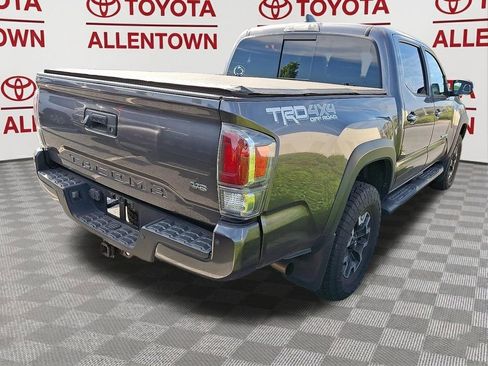 Used 2021 Toyota Tacoma TRD Off-Road w/ Technology Package AWD/4WD image 5