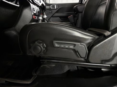 Used 2021 Jeep Wrangler Unlimited Rubicon AWD/4WD image 18