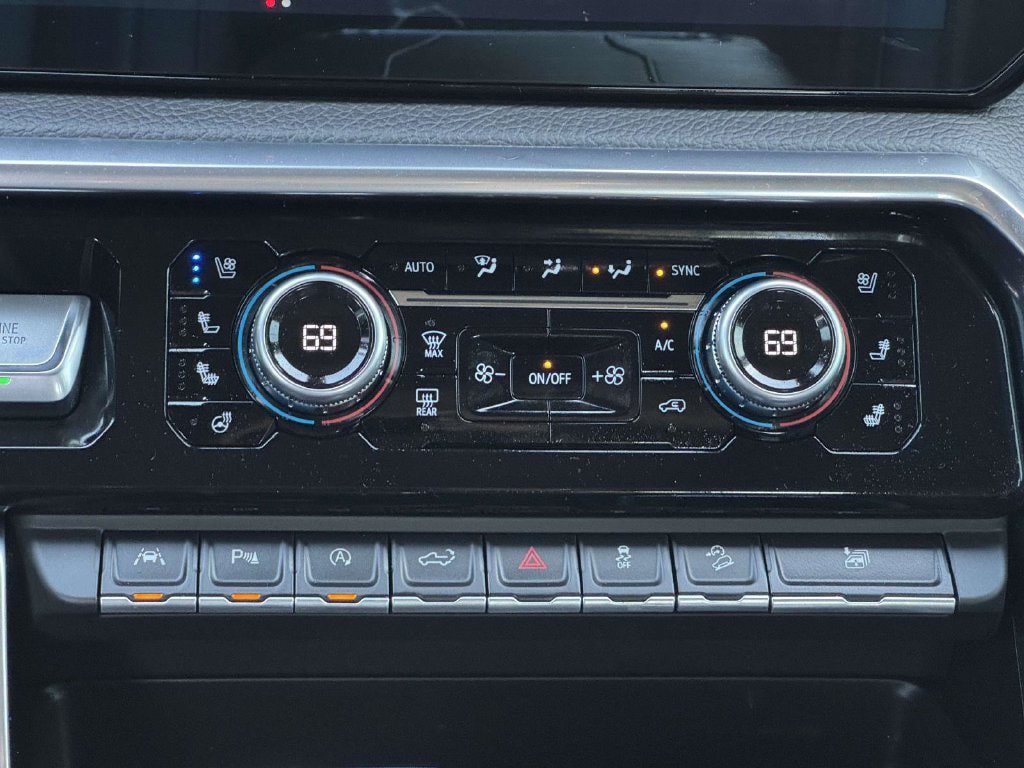 Used 2023 GMC Sierra 1500 Denali AWD/4WD image 6