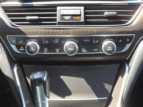 Used 2018 Honda Accord Touring image 29