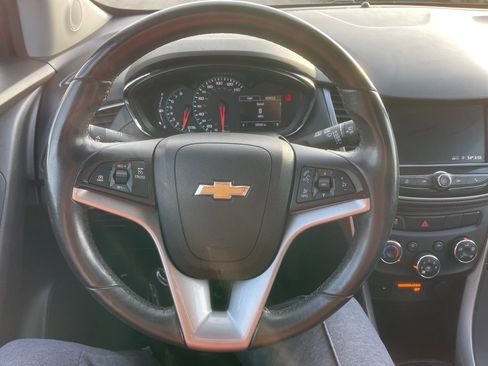 Used 2022 Chevrolet Trax LT w/ Sport Edition image 13