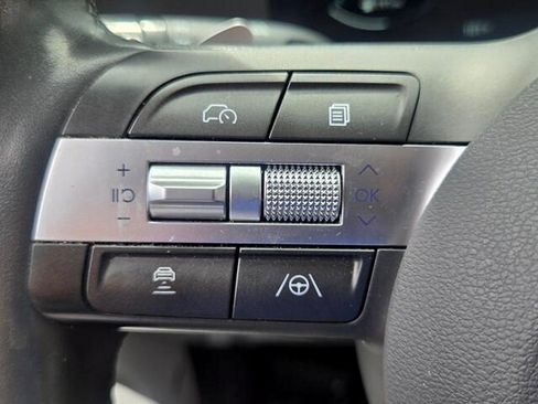 Used 2024 Hyundai Kona Limited FWD image 25