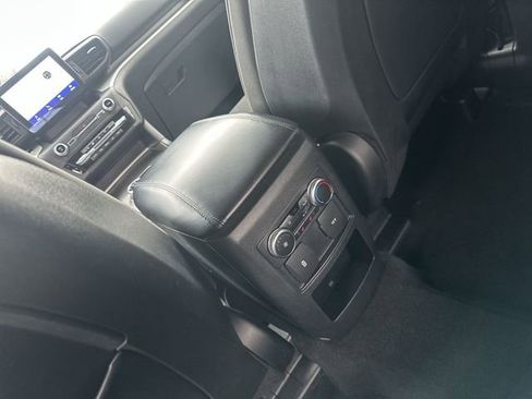 Used 2020 Ford Explorer XLT w/ Comfort Package image 23