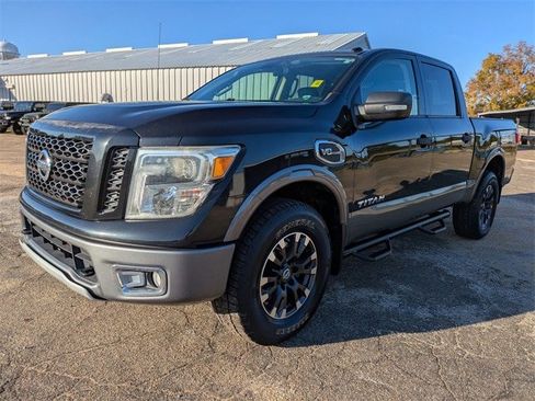 Used 2017 Nissan Titan PRO-4X image 8